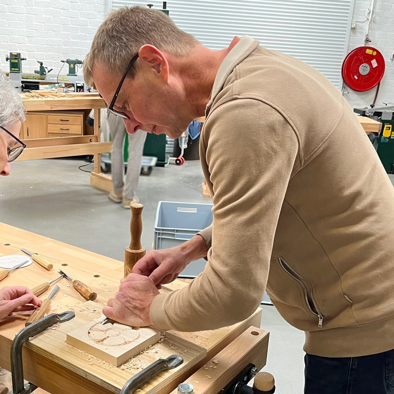 Workshop 3 houtsnijden met Jan van Harskamp op zaterdag 10 mei 2025 ochtend