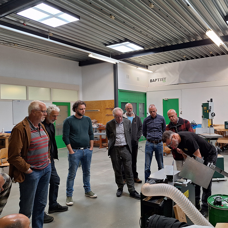 Presentatie 1 Record Power vlak- en vandiktebank op donderdag 30 oktober 2025 13:00