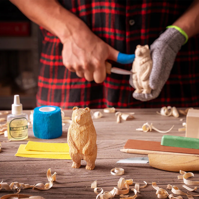 BeaverCraft houtsnijset staande beer