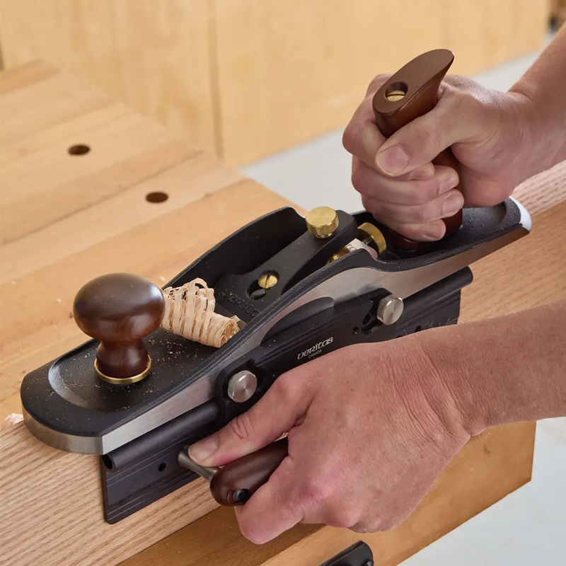 Veritas langsgeleider met hotdog voor Veritas-schaven met schroefdraadgaten