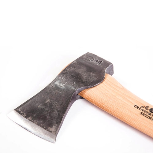 Gränsfors Bruk 420 kleine bijl en slijpsteen in giftbox