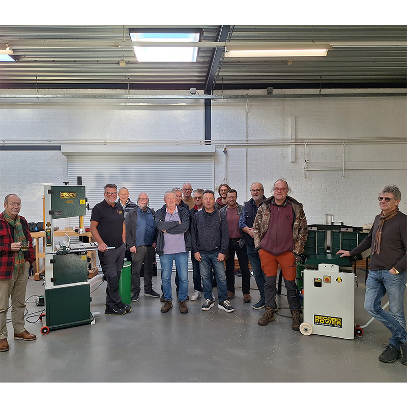 Presentatie 5 Record Power lintzaagmachine op vrijdag 30 oktober 2026 11:15