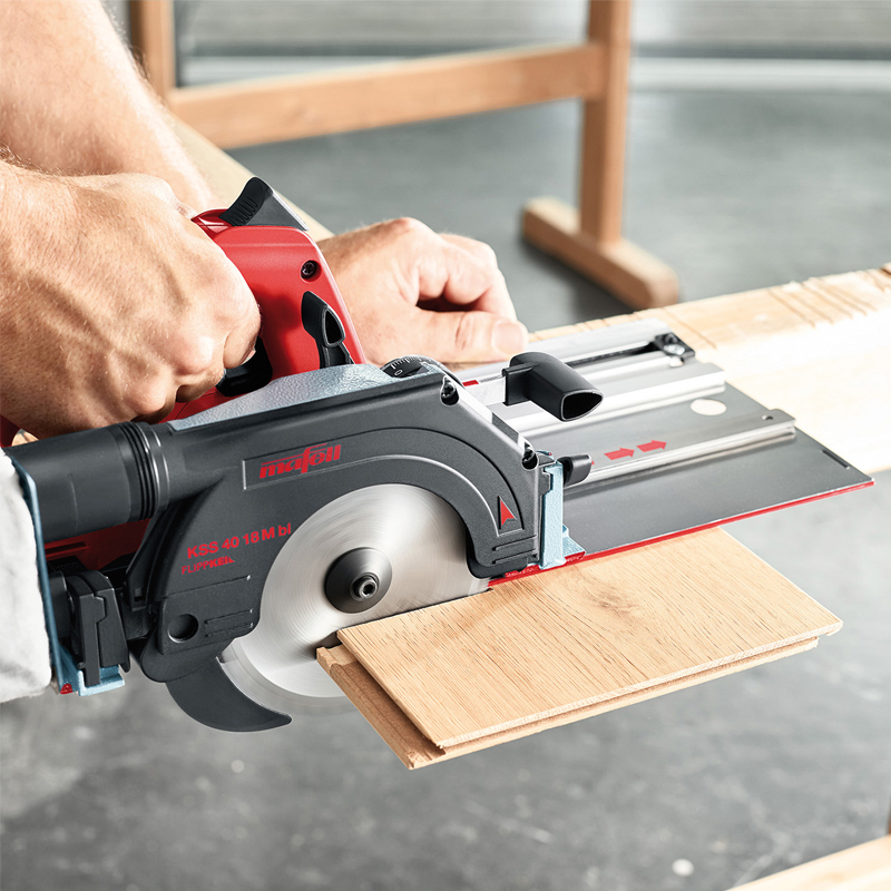 Mafell accu-afkortcirkelzaag KSS 40 18M BL in T-Max - tijdelijk met twee gratis zaagbladen + accu