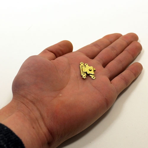 Sigarenkistsluiting 25 x 17 mm vermessingd