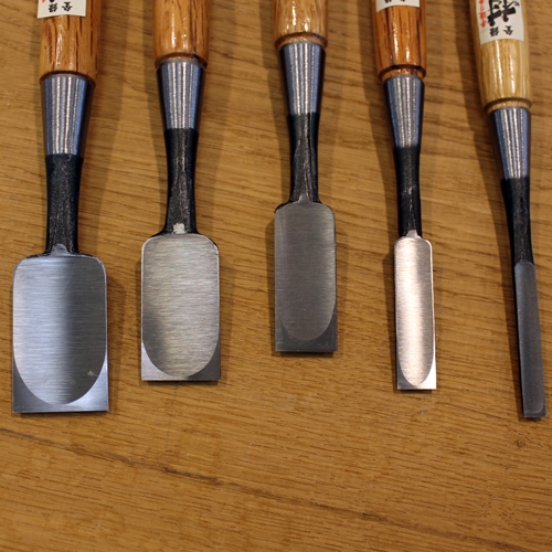 Japanse steekbeitelset met rood eiken heft 5-delig