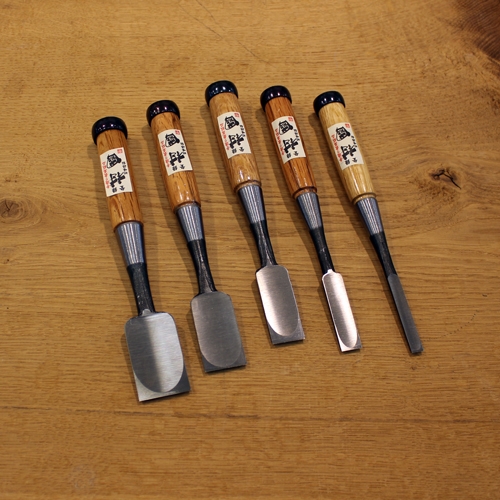 Japanse steekbeitelset met rood eiken heft 5-delig