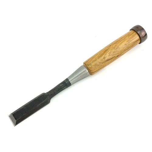 Japanse steekbeitel met rood eiken heft 18 mm